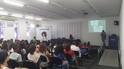 Uva recebe palestras sobre o mercado de trabalho, estágio e intercâmbio