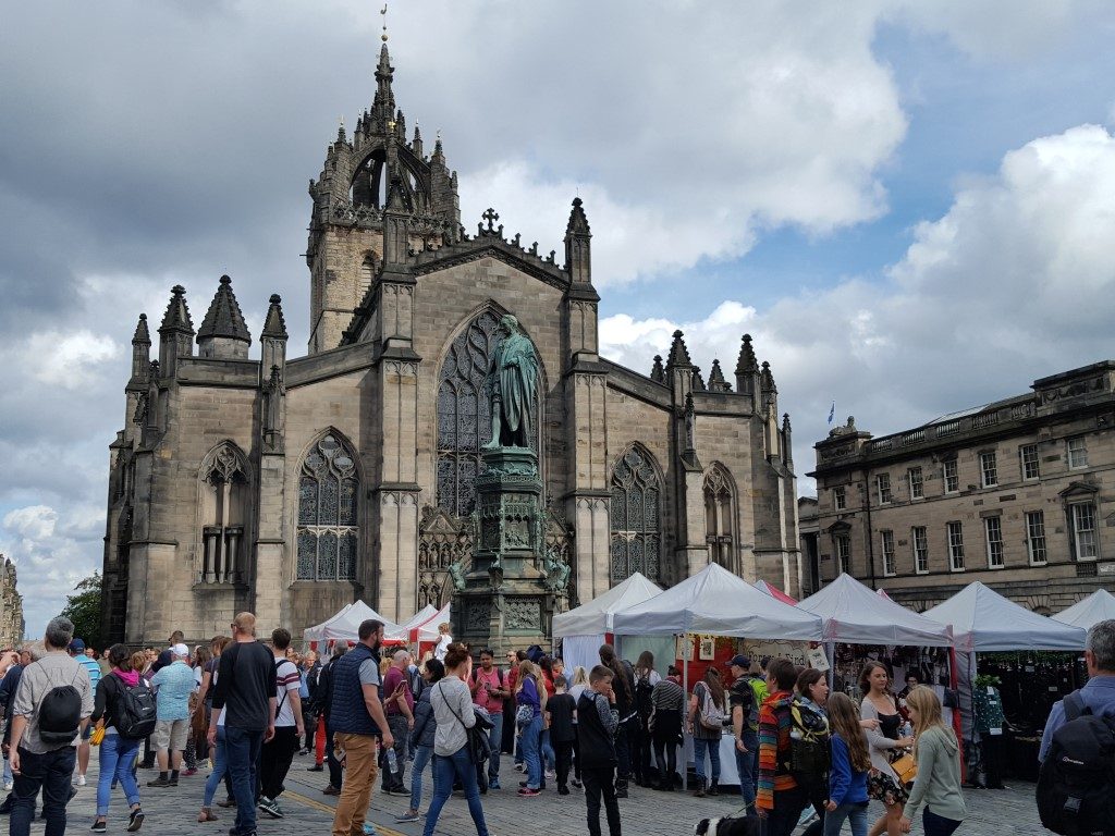 Royal-Mile-Edimburgo-Medium